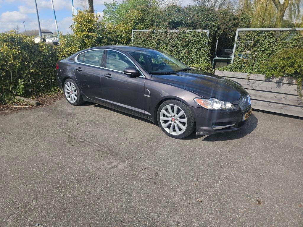 Jaguar XF 3.0 D V6 AUT 2010 Grijs, Auto's, Jaguar, Automaat, Beige, 2993 cc, 1850 kg