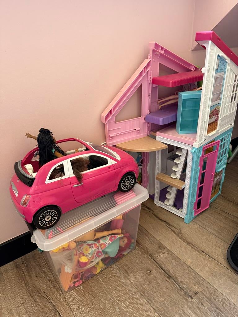Barbiehuis met auto, Barbies en accessoires, Ophalen, Gebruikt, Barbie