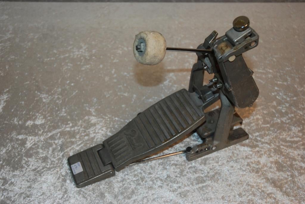 Pearl basdrum pedaal   <26260529>, Muziek en Instrumenten, Gebruikt, Drums of Percussie, Ophalen of Verzenden, .