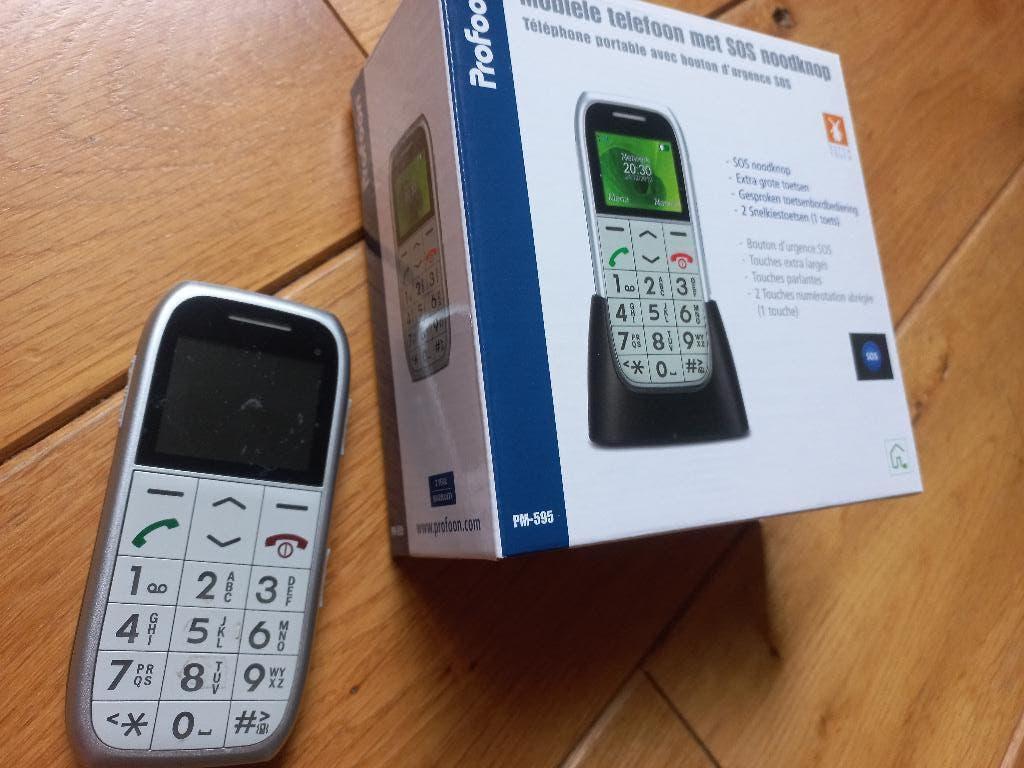 Profoon PM-595 Big Button (senioren) GSM - Met alarmknop, Geen camera, Ophalen of Verzenden, Zo goed als nieuw, Klassiek of Candybar