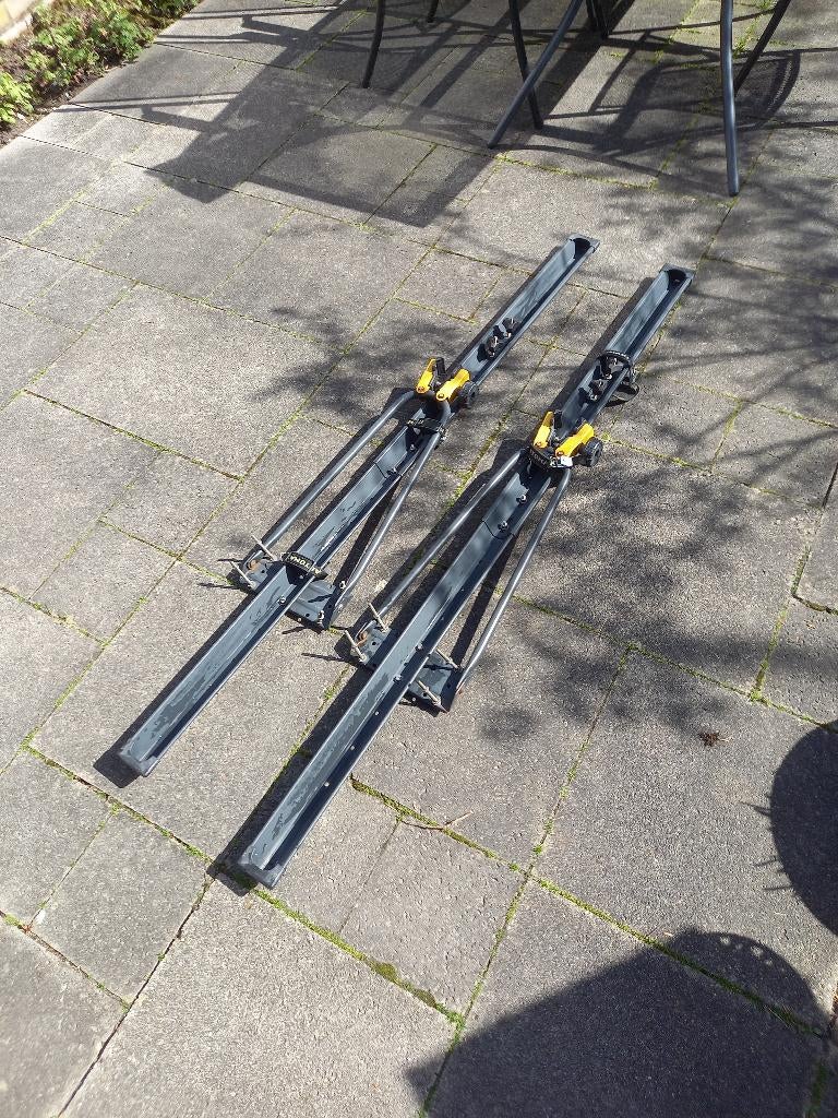 Dakfietsendrager AutoMaxi (2 stuks), Ophalen, 2 fietsen, Gebruikt, Dakdrager