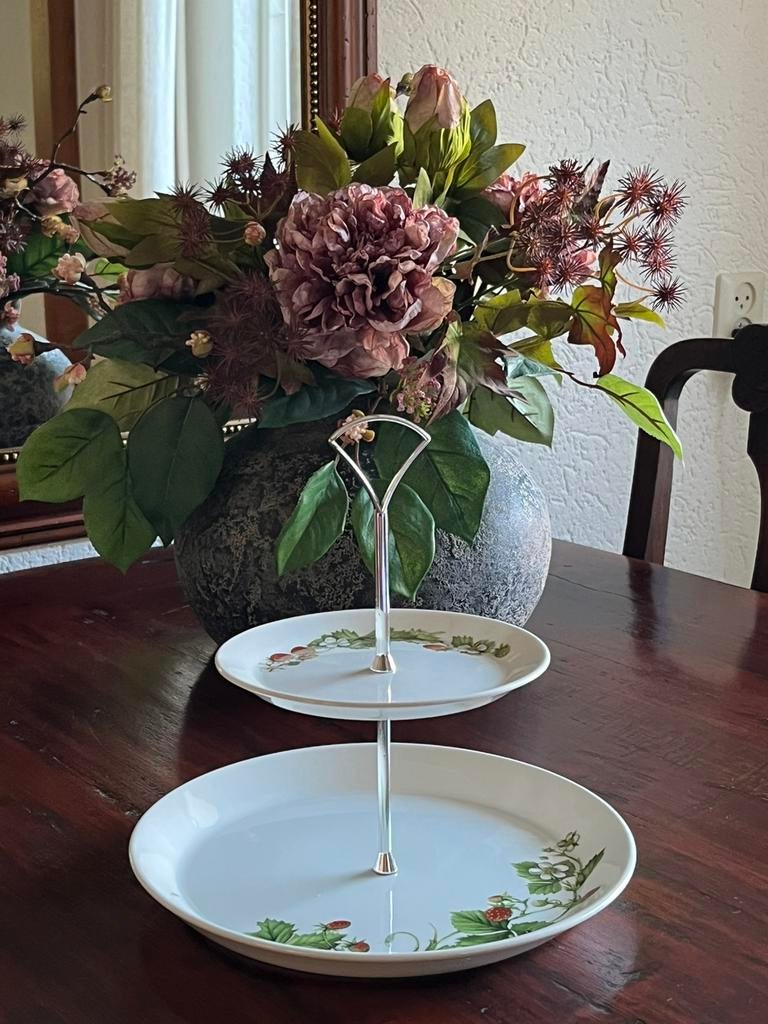 Vintage Etagère met aardbeimotief, Ophalen of Verzenden, Zo goed als nieuw