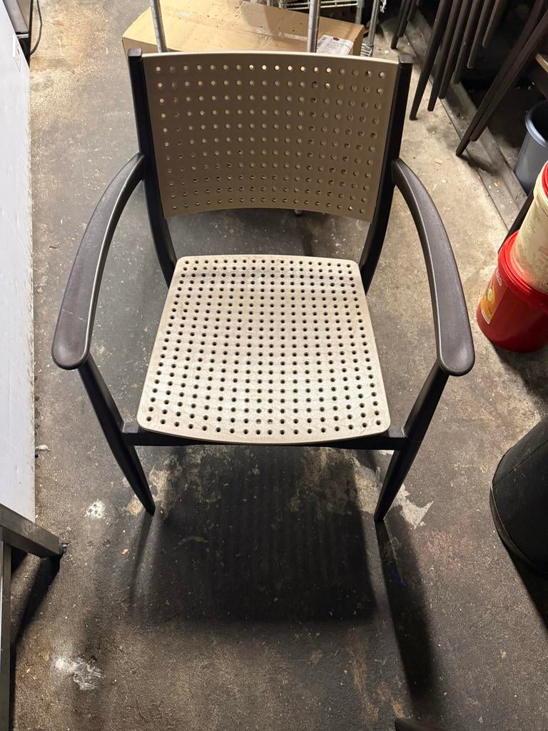 Nieuwe plastic terrasstoelen - €60 voor €25, Tuin en Terras, Ophalen of Verzenden, Nieuw, Plastic, Stapelbaar