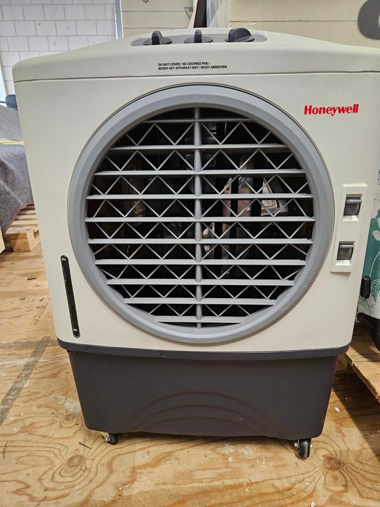Mobiele airco( luchtkoeler) nauwelijks gebruikt., Ophalen, Zo goed als nieuw, Mobiele airco, 3 snelheden of meer