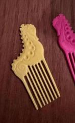 Island Fun Barbie 1987 - gele kam, Ophalen of Verzenden, Gebruikt, Barbie