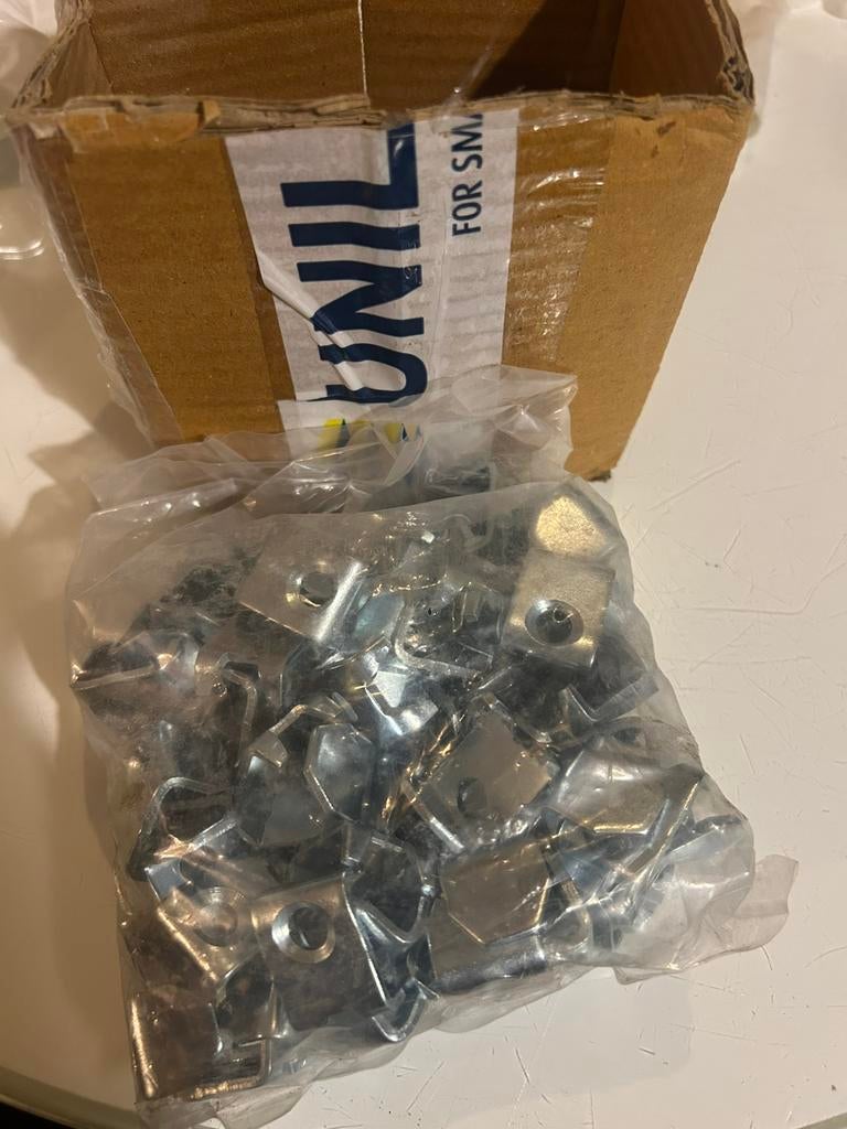 Unilin volghaken voor dakplaten, Doe-het-zelf en Verbouw, Platen en Panelen, Ophalen of Verzenden, Zo goed als nieuw