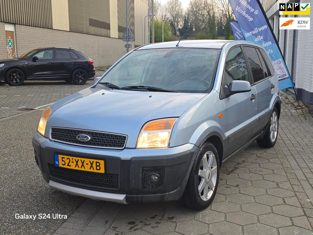 Ford Fusion 1.6-16V Crossroad*nap*apk*airco*rijd goed*inruil, Auto's, Voorwielaandrijving, 1596 cc, Gebruikt, Metallic lak