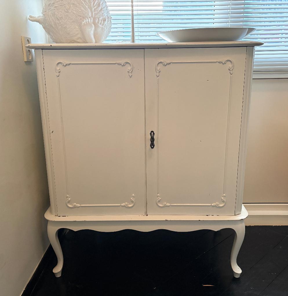 Oude (tv) kast, Antiek en Kunst, Antiek | Meubels | Kasten, Ophalen