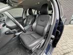 Volvo V60 1.5 T3 Momentum | Navigatie | Stoelverwarming | Au, Euro 6, 4 cilinders, Blauw, Leder en Stof