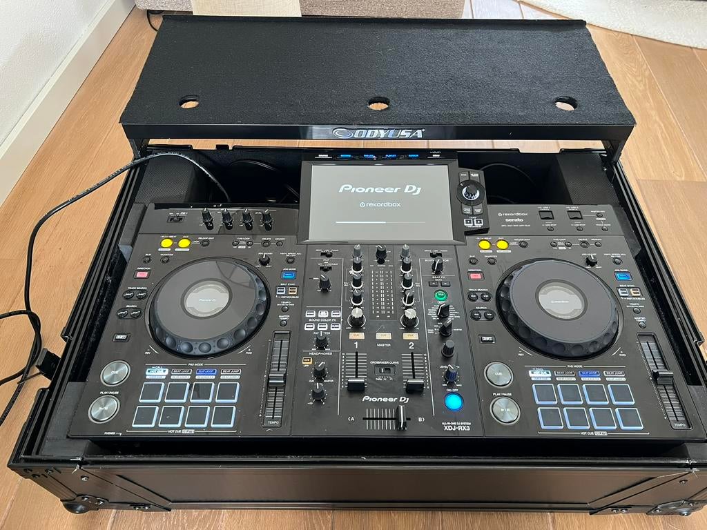 Pioneer XDJ-RX3 + Odyssey Flightcase + Sennheiser HD25, Muziek en Instrumenten, Dj-sets en Draaitafels, Ophalen, Zo goed als nieuw