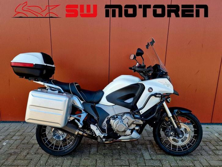 VFR1200X DCT CROSSTOURER, LAGE KM! BOMVOL! VFR 1200 X, Motoren, Motoren | Honda, Bedrijf, Overig, meer dan 35 kW, 4 cilinders