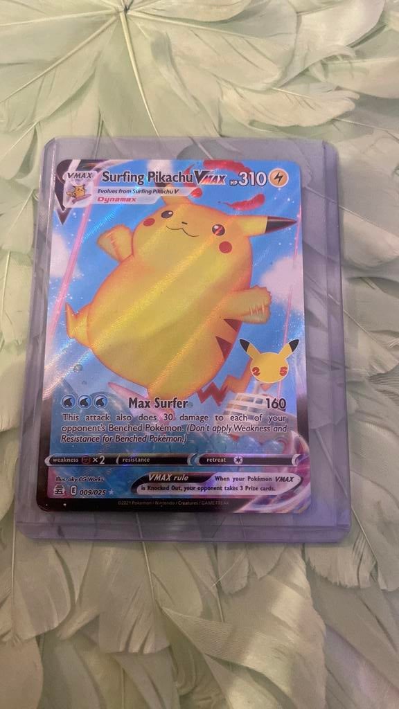 Surfing pikachu VMAX, Ophalen of Verzenden, Zo goed als nieuw