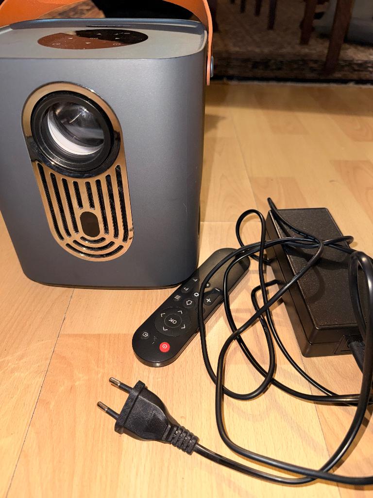 Stobe beamer, Audio, Tv en Foto, Beamers, Ophalen, Zo goed als nieuw, LED, Ultra HD (4K)