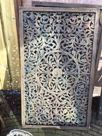 Decoratief houten paneel met sierlijk snijwerk, Ophalen of Verzenden, Gebruikt