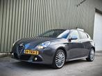 Alfa Romeo Giulietta 1.4 Turbo 170 pk 2012 | PDC | 18 inch, Voorwielaandrijving, 4 cilinders, Handgeschakeld, Parkeersensor
