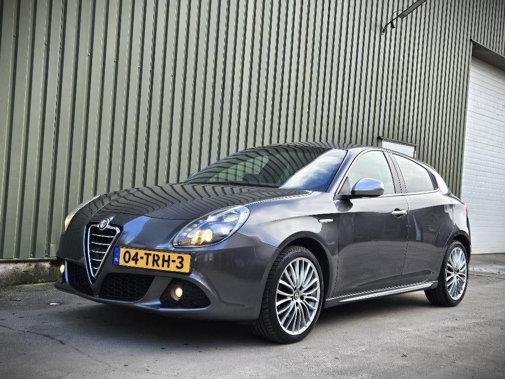 Alfa Romeo Giulietta 1.4 Turbo 170 pk 2012 | PDC | 18 inch, Auto's, Alfa Romeo, Bedrijf, Giulietta, ABS, Airbags, Airconditioning