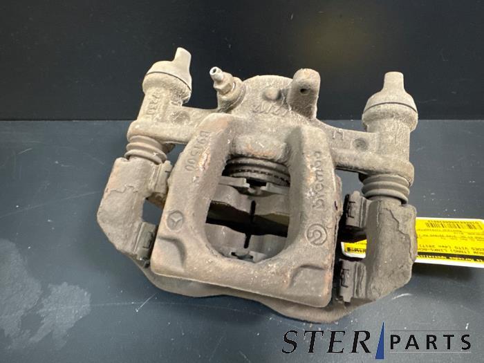 Remklauw (Tang) links-achter van een Mercedes Vito, Gebruikt, -, Ophalen of Verzenden, -