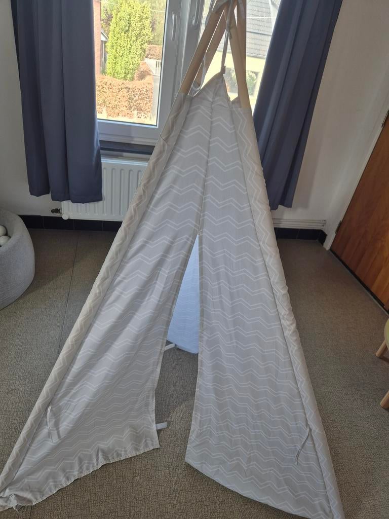 Leuke speeltent, Ophalen, Hout