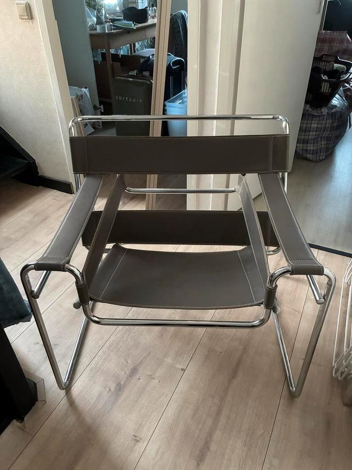 Design stoel in grijs leer en chroom, Huis en Inrichting, Stoelen, Gebruikt, Eén, Leer, Grijs, Ophalen