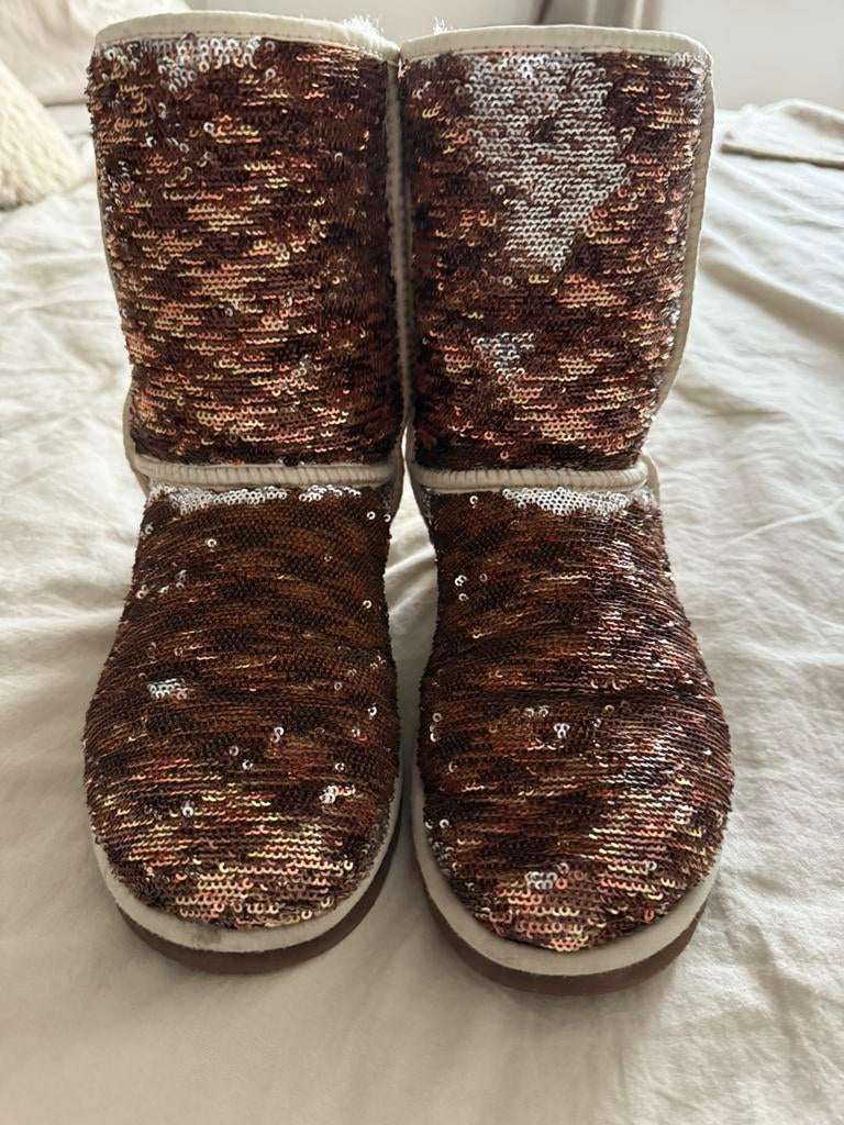 UGG, Kinderen en Baby's, Ophalen of Verzenden, Zo goed als nieuw, Jongen of Meisje, Laarzen