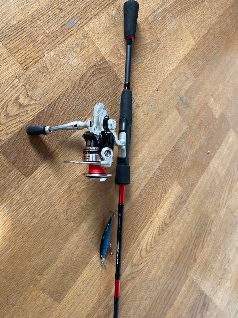 Hengel met molen en kunstaas, Ophalen, Gebruikt, Complete hengel