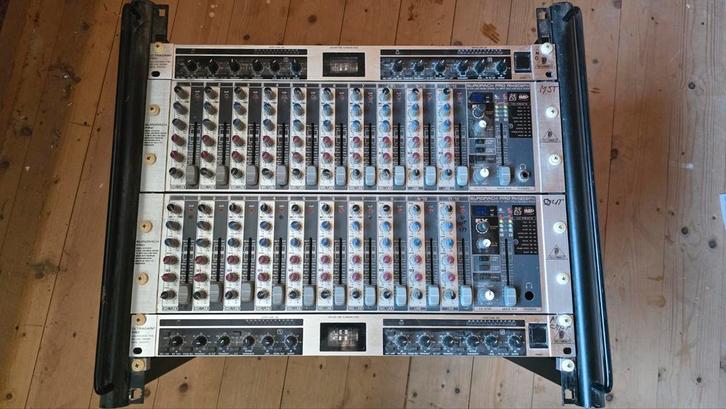Behringer Geluidsapparatuur: Mengpanelen en Accessoires, Muziek en Instrumenten, Mengpanelen, Gebruikt, 10 tot 20 kanalen, Microfooningang