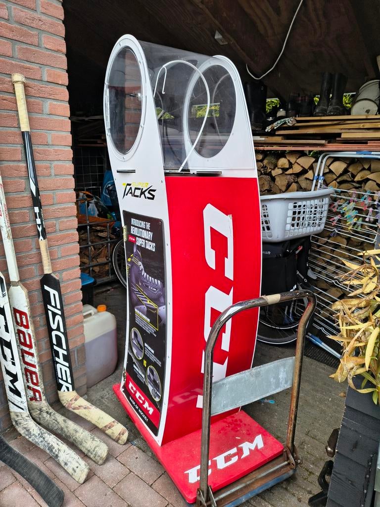 Ccm tacks display, Ophalen, Gebruikt, Schaatsen