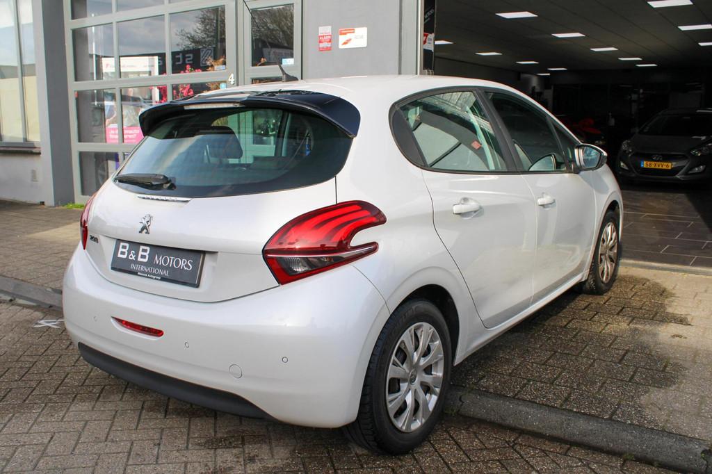 Peugeot 208 1.2 PureTech Blue Lion|CRUISE|NAVI|PDC|A/C+|NAP, Voorwielaandrijving, Gebruikt, 1199 cc, Met garantie (alle)