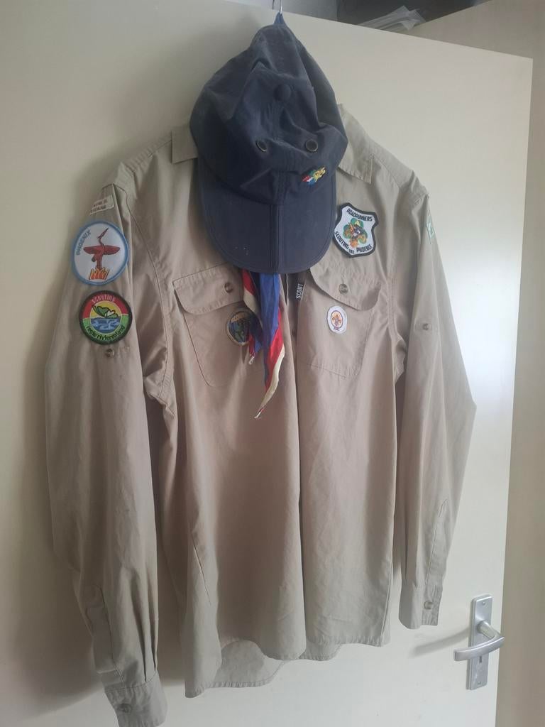 Scouting blouse maat 176 met insignes en pet, Ophalen of Verzenden, Jongen, Overhemd of Blouse