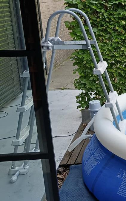 Zwemtrap, Ophalen, Gebruikt, Rond, 300 cm of meer