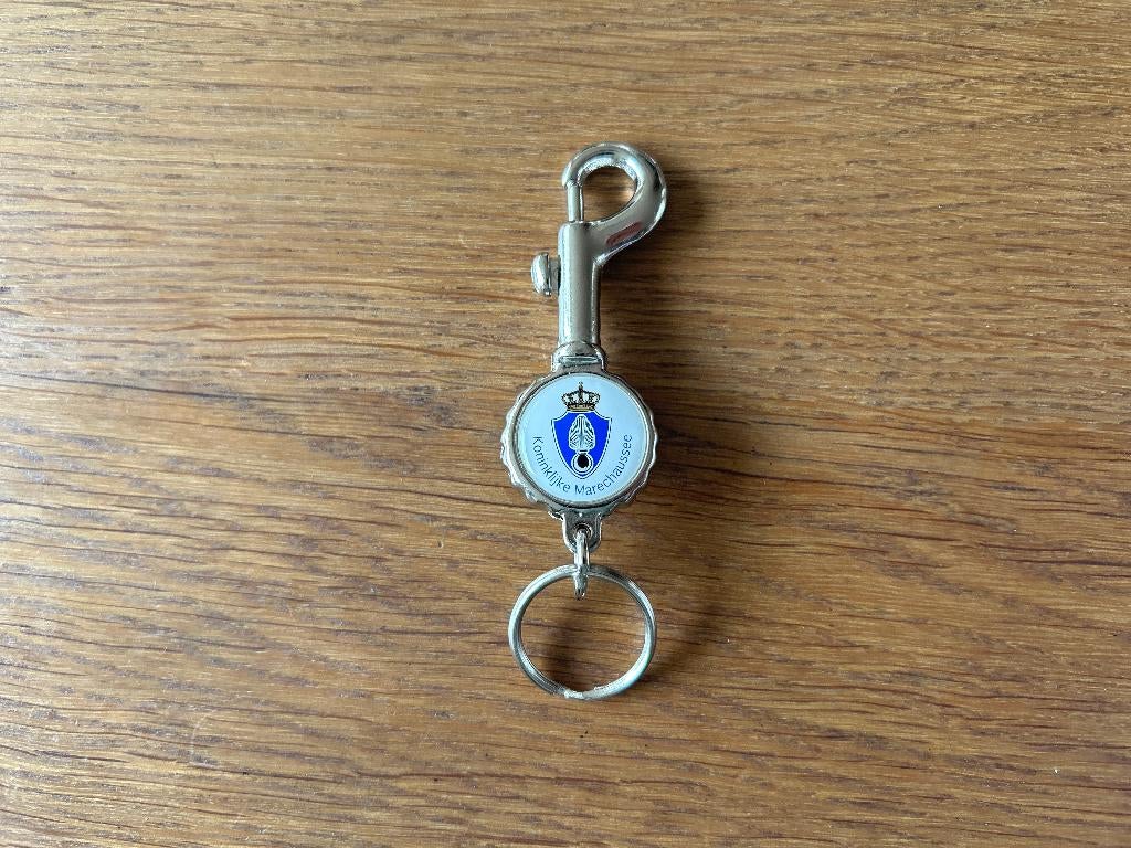 Sleutelhanger clip Koninklijke Marechaussee, Verzamelen, Ophalen of Verzenden, Marechaussee, Nederland, Overige typen