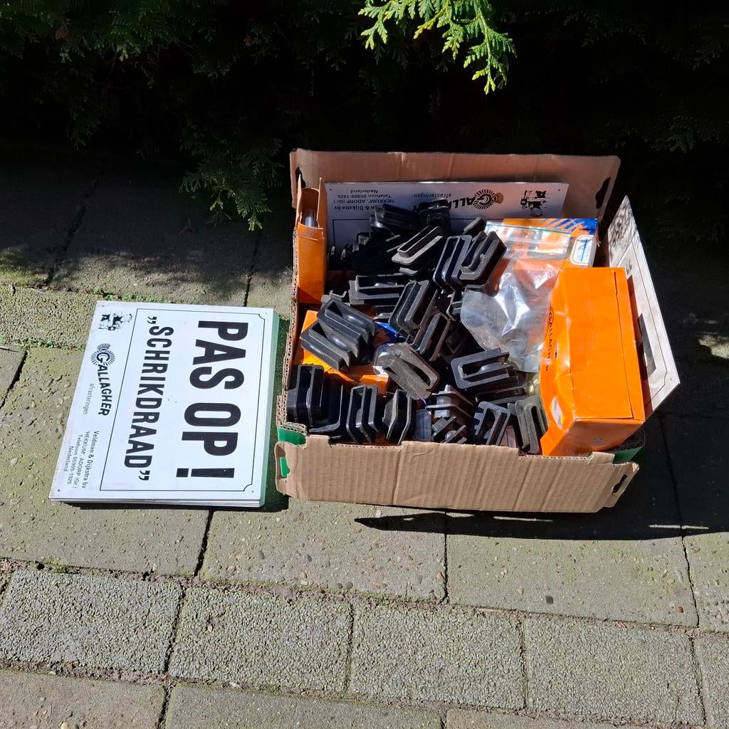 Gallagher afrastering onderdelen en waarschuwingsbord, Ophalen of Verzenden, Gebruikt, IJzer