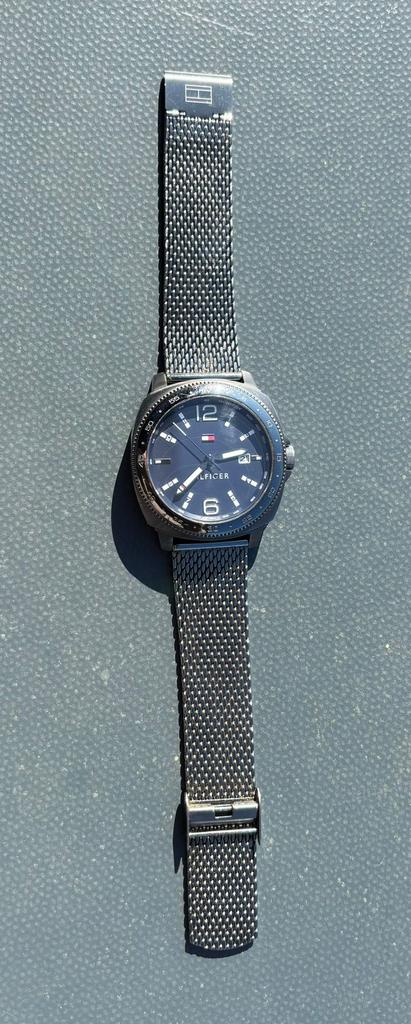 Nette Tommy Hilfiger Horloge,, Sieraden, Tassen en Uiterlijk, Armbanden, Ophalen of Verzenden, Zo goed als nieuw, Overige kleuren