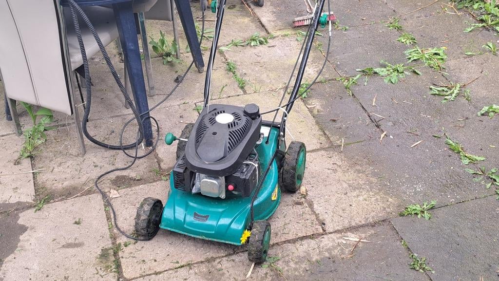 Benzine grasmaaier - Zo goed als nieuw, Cirkelmaaier, Onbekend, Ophalen of Verzenden, Zo goed als nieuw