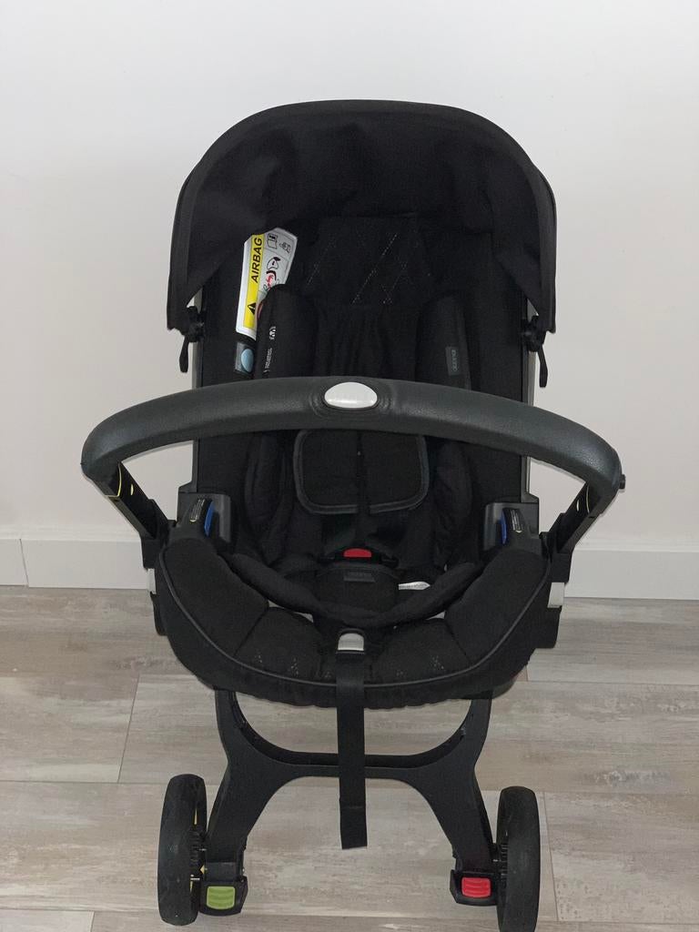 Doona autostoel en kinderenwagen in een., Ophalen of Verzenden, Zo goed als nieuw, Overige merken, Autogordel