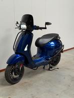 Vespa Sprint 2019! BMW BLUE ! Brom ! 9100KM, Fietsen en Brommers, Scooters | Vespa, Ophalen of Verzenden, Zo goed als nieuw, Benzine