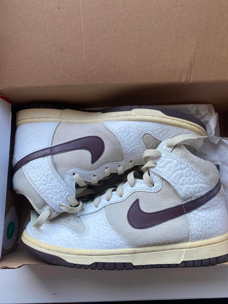 Nike Dunk High 'LT Orewood' Sneakers, Ophalen of Verzenden, Zo goed als nieuw, Beige, Sneakers of Gympen