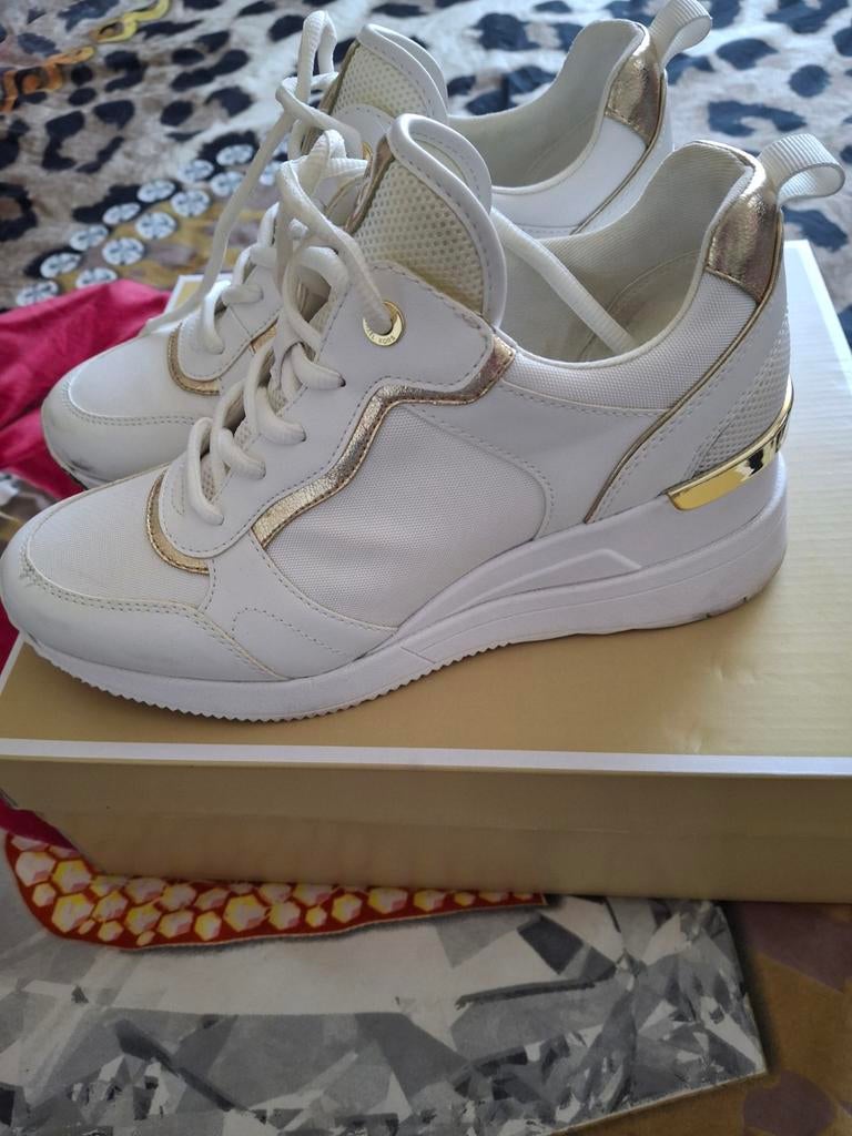 Michael kors sneakers met plateau zool, als nieuw maat 38, Kleding | Dames, Schoenen, Ophalen of Verzenden, Zo goed als nieuw