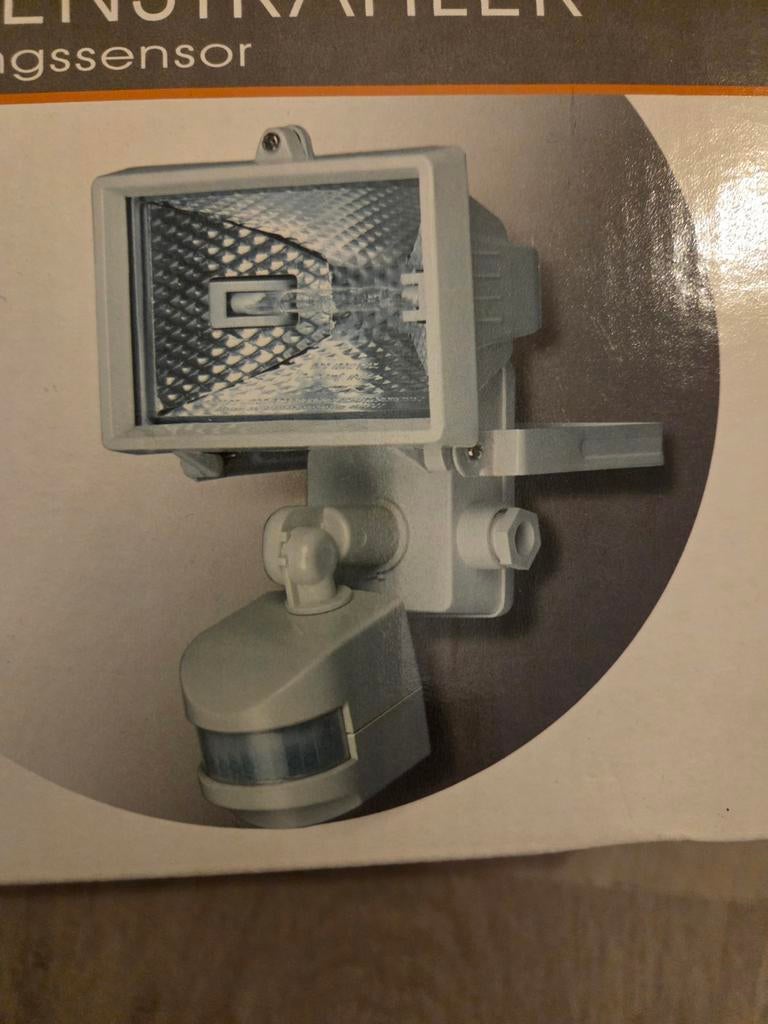 Halogeenstraler met bewegingssensor - IP44, Tuin en Terras, Ophalen, Overige materialen, Overige typen, Nieuw