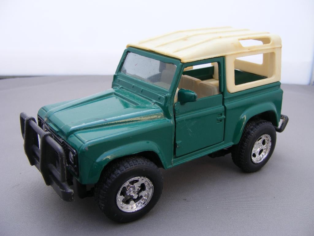 Land rover defender mctoys 199 1/32 schade, Ophalen of Verzenden, Gebruikt, Auto, Overige merken