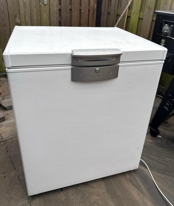 Beko vrieskist HS221520, Witgoed en Apparatuur, Vriezers en Diepvrieskisten, Vrieskist, Gebruikt, Ophalen, 85 tot 120 cm