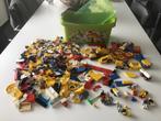 Partij lego in groene lego bak met deksel., Kinderen en Baby's, Speelgoed | Duplo en Lego, Ophalen of Verzenden, Zo goed als nieuw