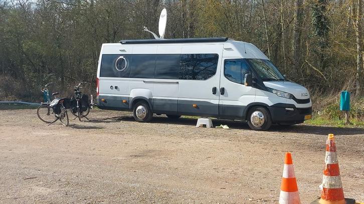 Camperbus Iveco 3.0 offgrid, Caravans en Kamperen, Campers, Particulier, tot en met 2, Buscamper of Camperbus, Overige merken