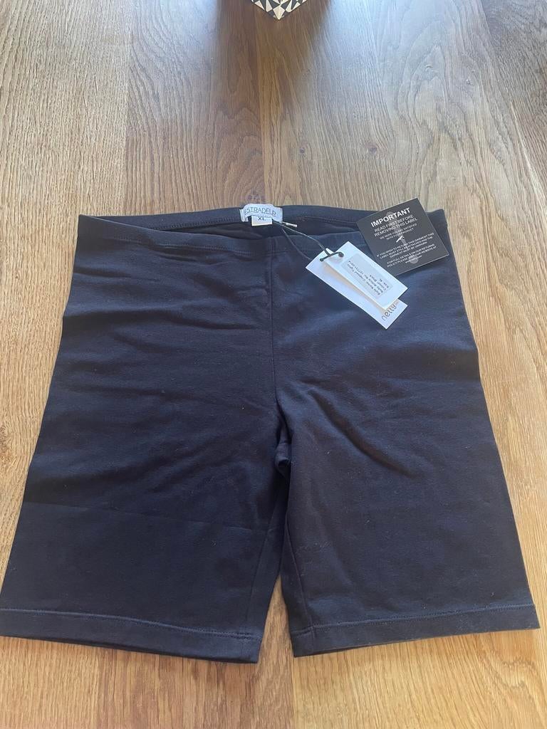 Nog met label: Nieuwe zwarte korte Estradeur Legging maat XL, Kleding | Dames, Leggings, Maillots en Panty's, Zwart, Nieuw, Ophalen of Verzenden