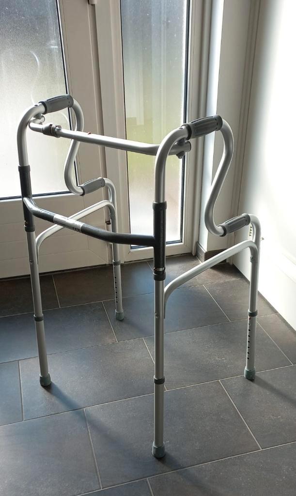 Looprek met sta op hulp | inklapbaar, Diversen, Looprekken, Zo goed als nieuw, Lichtgewicht, Ophalen