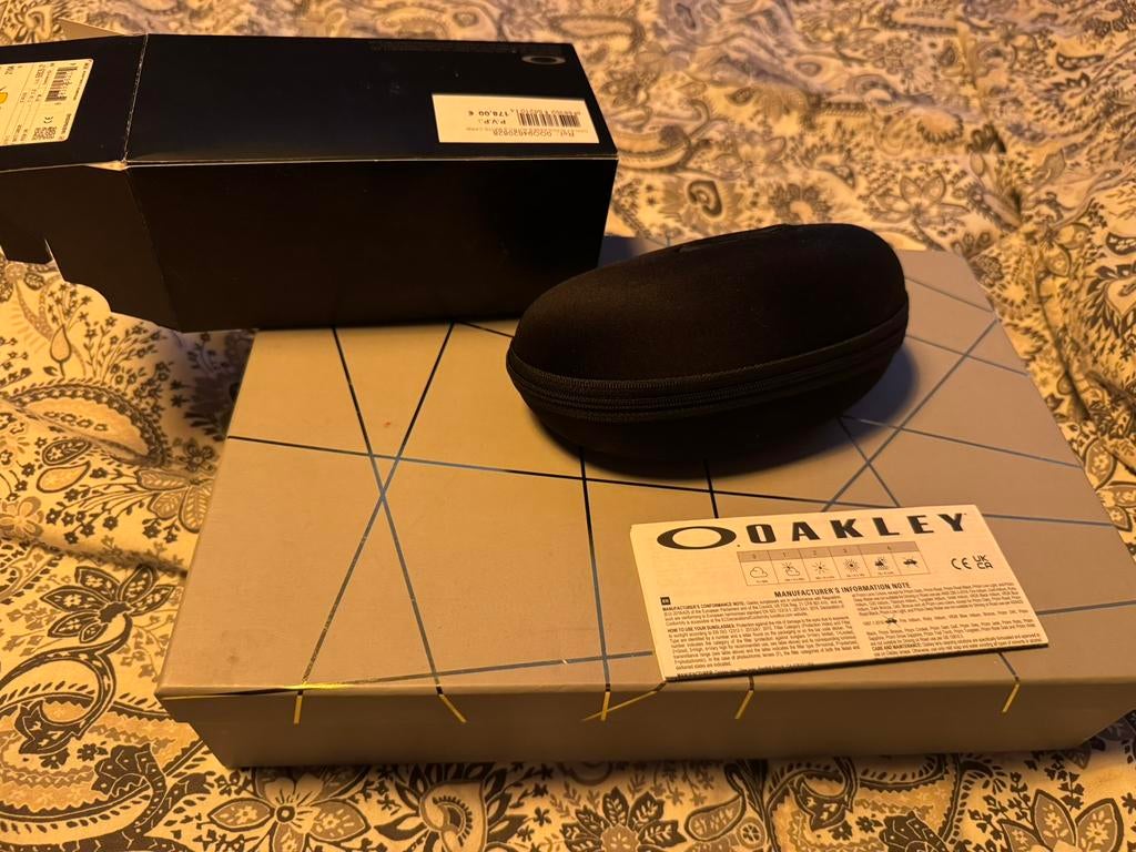 0009462 Oakley zonnebril, Ophalen of Verzenden, Zo goed als nieuw, Oakley