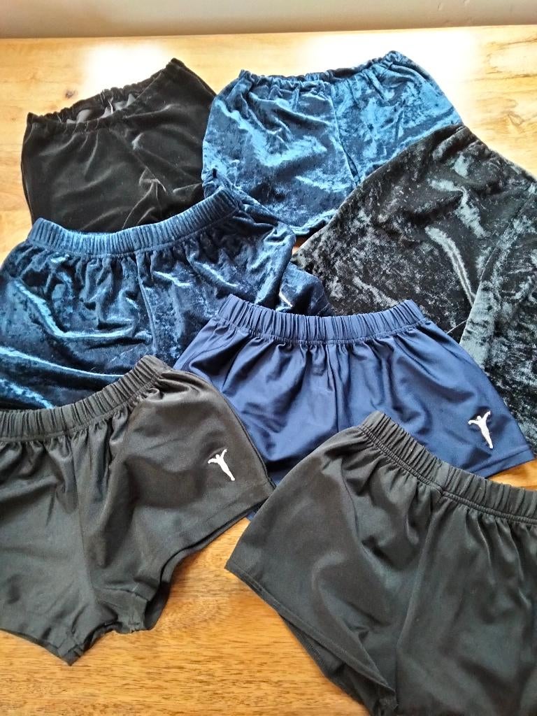 Turnbroekjes voor jongens diverse maten (1), Sport en Fitness, Turnen, Maat 36 t/m 42, Ophalen of Verzenden, Turnpak(je)