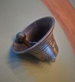 Oude messing schoolbel nr.13 met klepel jaren 30-40, Antiek en Kunst, Ophalen of Verzenden