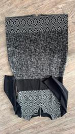 Nette zwart/grijze jurk mt 42, net boven de knie, Kleding | Dames, Zwart, Maat 42/44 (L), Ophalen of Verzenden, Gedragen
