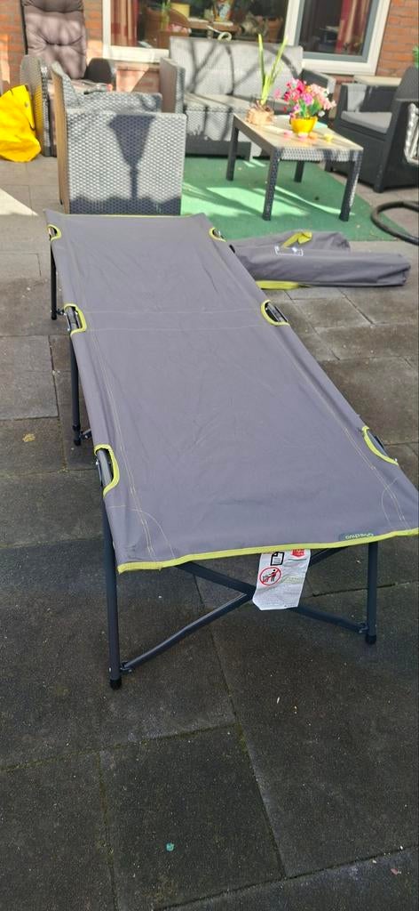 Opvouwbaar campingbed/veldbed Quechua, Caravans en Kamperen, Slaapzakken, Zo goed als nieuw, Ophalen